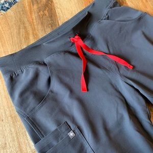 FIGS Kade Cargo Scrub Pants in Charcoal